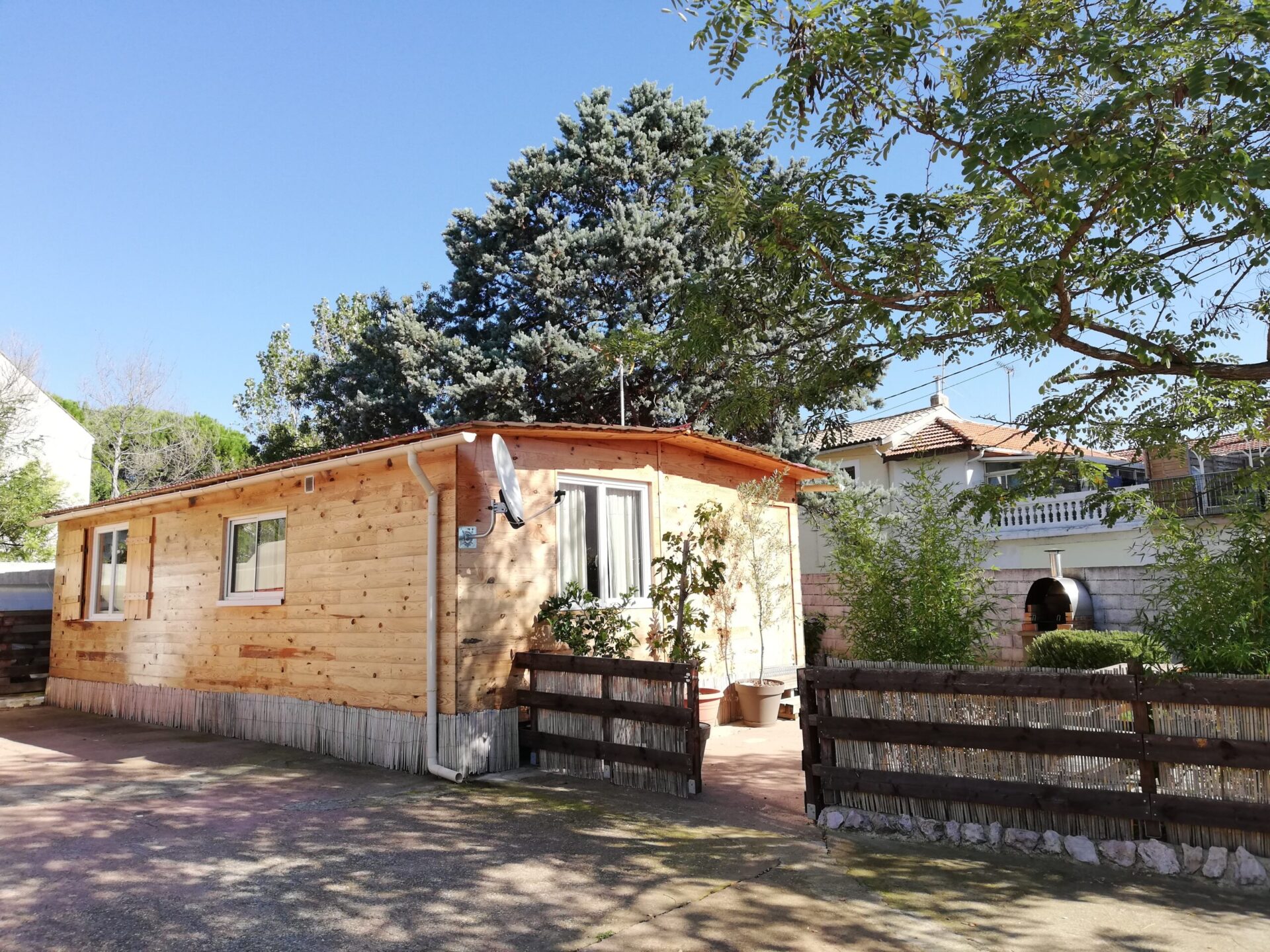 Chalet Beziers house bright